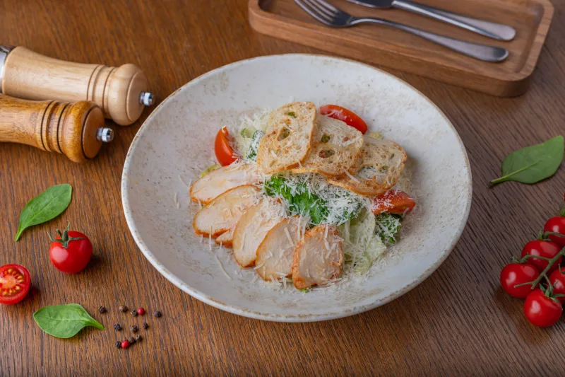 Заказать Цезарь с курицейс доставкой |Тренди
